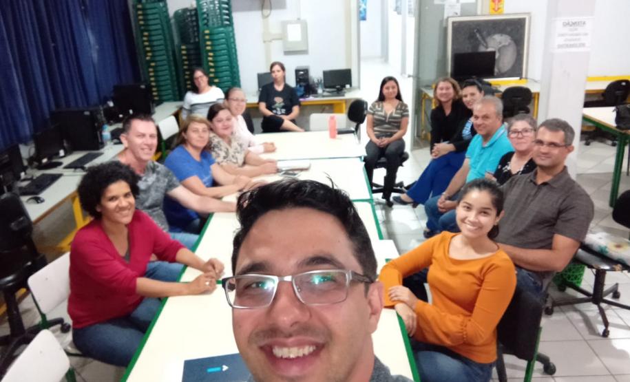 O Núcleo regional de Educação de Campo Mourão, por meio do Setor de Educação Básica, juntamente com as escolas municipais, desenvolveu durante o ano letivo, o Projeto de Transição do 5º para o 6º ano, cujo objetivo é preparar ações pedagógicas que possam auxiliar os alunos advindos dos 5ºs anos para se adaptarem adequadamente às mudanças que o ingresso no 6º ano proporciona.