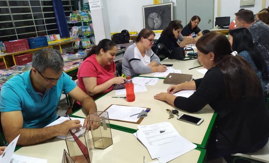 O Núcleo regional de Educação de Campo Mourão, por meio do Setor de Educação Básica, juntamente com as escolas municipais, desenvolveu durante o ano letivo, o Projeto de Transição do 5º para o 6º ano, cujo objetivo é preparar ações pedagógicas que possam auxiliar os alunos advindos dos 5ºs anos para se adaptarem adequadamente às mudanças que o ingresso no 6º ano proporciona.