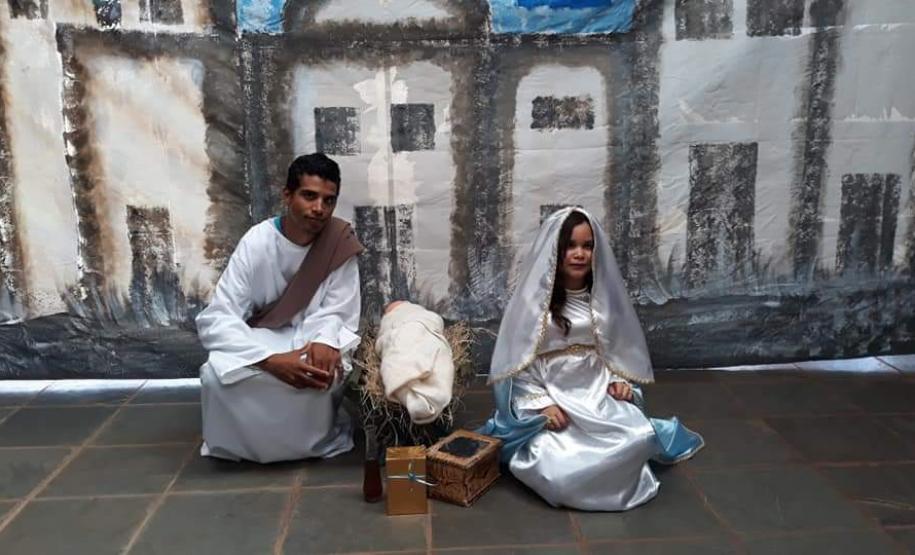 Aconteceu no dia 18 de dezembro de 2019 na Escola Santa Teresinha – EIEF – Modalidade Educação Especial – Mantida pela Associação de Pais e Amigos dos Excepcionais de Campina da Lagoa-Pr e jurisdicionada ao Núcleo Regional de Campo Mourão-Pr ,a solenidade de Formatura dos alunos da Educação Infantil – Pré Escolar e Festa de Natal.