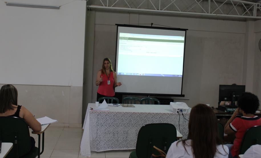 Está acontecendo no Núcleo Regional de Educação de CM desde a última terça-feira dia 12, uma formação realizada pelos técnicos dos setores SERE, DOCUMENTAÇÃO ESCOLAR e EDUCAÇÃO INFANTIL E ANOS INICIAIS para profissionais das Secretarias Municipais de Educação, diretores, professores e secretários das unidades escolares da rede municipal