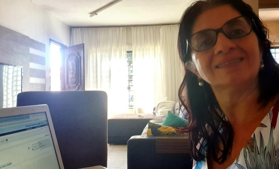 #EUTRABALHOPELOPARANA . Servidores do Núcleo Regional de Educação de Campo Mourão trabalham em Home Office. Quase todos os servidores do Governo do Paraná estão trabalhando nesta modalidade, mas em um mutirão nunca antes visto: 24 horas por dia, sete dias por semana, se revezando na prevenção e no combate ao Coronavírus.
Visite coronavirus.pr.gov.br para dicas e informações sobre prevenção.