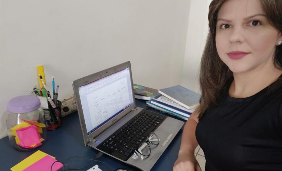 #EUTRABALHOPELOPARANA . Servidores do Núcleo Regional de Educação de Campo Mourão trabalham em Home Office. Quase todos os servidores do Governo do Paraná estão trabalhando nesta modalidade, mas em um mutirão nunca antes visto: 24 horas por dia, sete dias por semana, se revezando na prevenção e no combate ao Coronavírus.
Visite coronavirus.pr.gov.br para dicas e informações sobre prevenção.