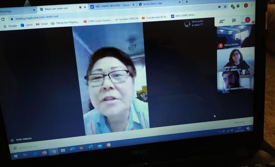 NRE DE CAMPO MOURÃO REALIZA REUNIÃO EQUIPE GESTORA DAS ESCOLAS A chefe do NRE, professora Ivete Sakuno e sua equipe vem realizando reuniões via aplicativo para orientações e amplo diálogo sobre o processo das aulas não presenciais que iniciaram em 06 de abril.