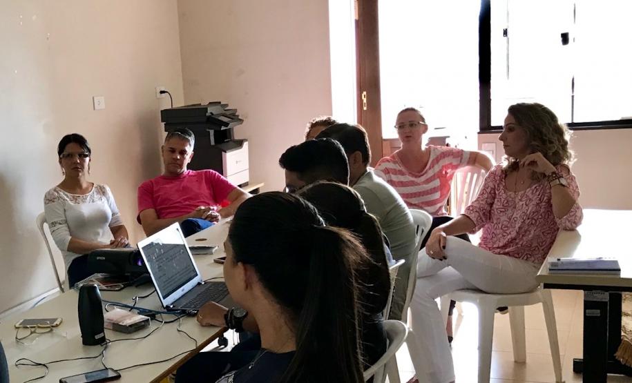 Equipe de Educação Básica se reúne para elaborar cronograma e definir ações à serem implementadas nos colégios